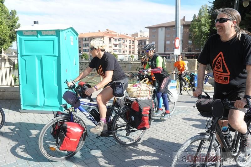 Protesta en bicicleta contra el fracking