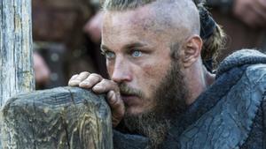 El increíble cambio físico del actor que dio vida a Ragnar en Vikingos: así está Travis Fimmel
