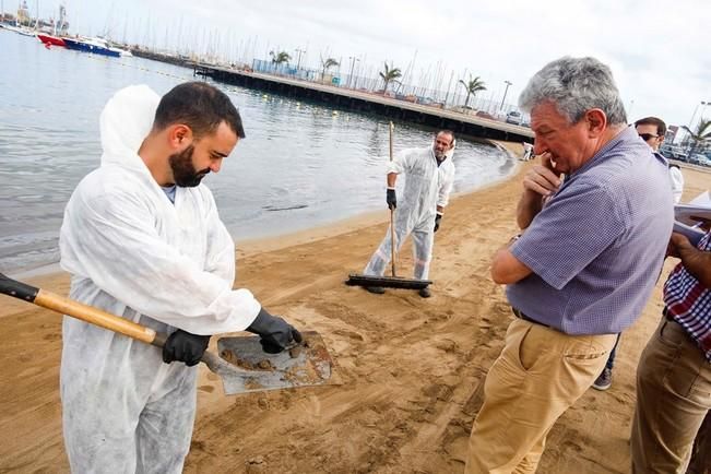 Vertido en la playa de Las Alcaravaneras (10/10/16)