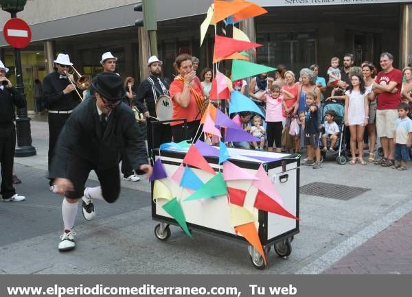 GALERÍA DE FOTOS - ‘Regreso a la ciudad’ saca el espectáculo a las calles de Castellón