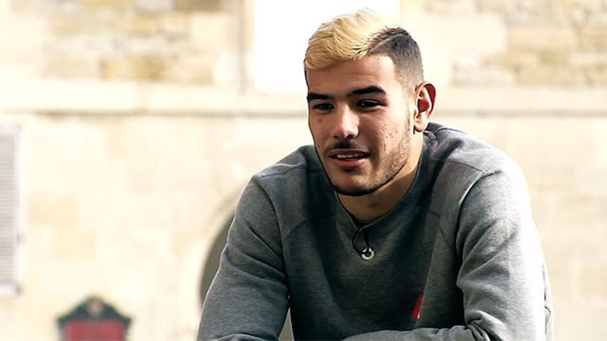 Theo Hernández habló del día que debutó en el Camp Nou