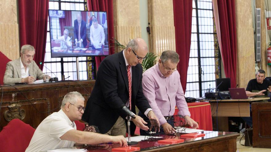 El Ayuntamiento de Murcia elige a los miembros de las 524 mesas electorales para el 28 de mayo