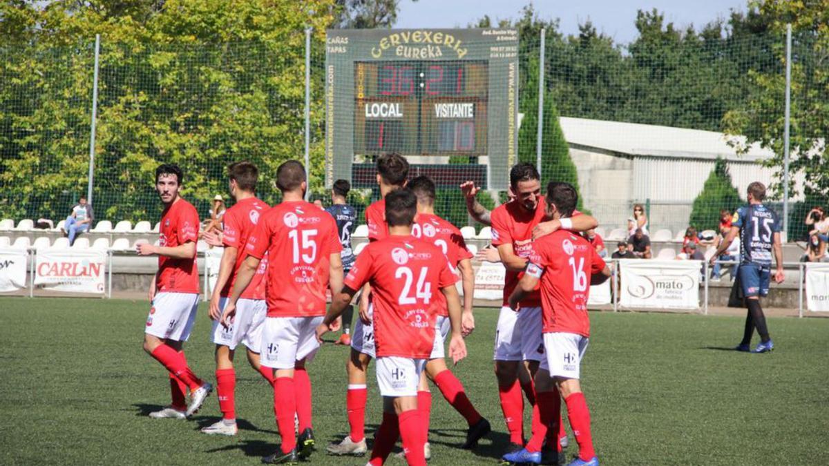 Los rojillos celebran un gol en el Novo Municipal. |  // BERNABÉ/ANA AGRA