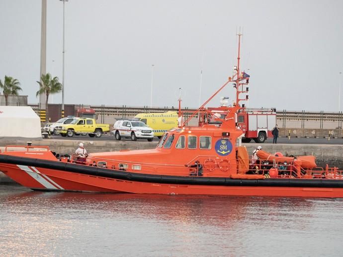 Llegada de una patera a Puerto del Rosario