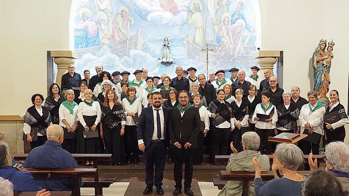 Actuación en Hondarribia del Coro de la Bodega de Candás