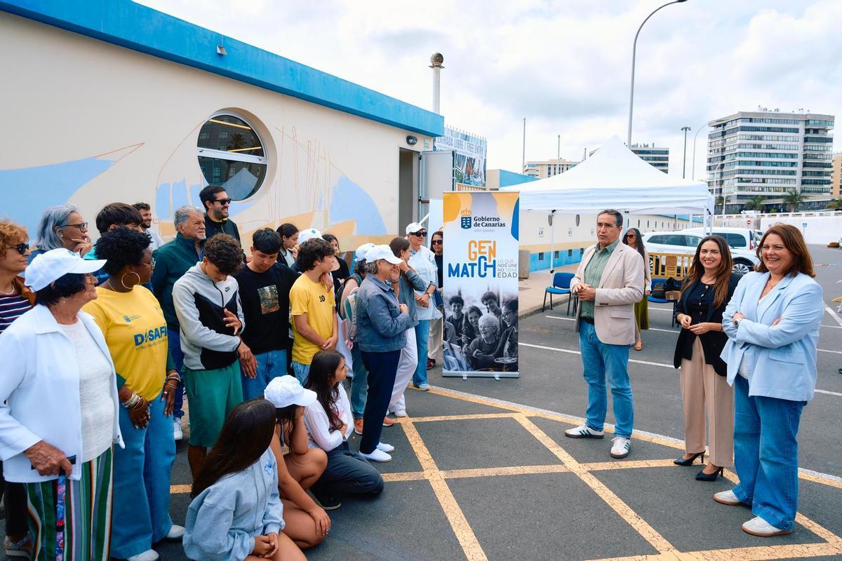 Encuentro intergeneracional en el Muelle Deportivo.