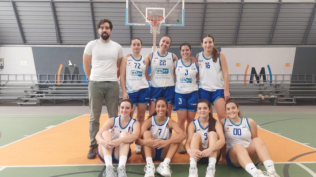 Las chicas del Eset Ontinet femenino en un entrenamiento.