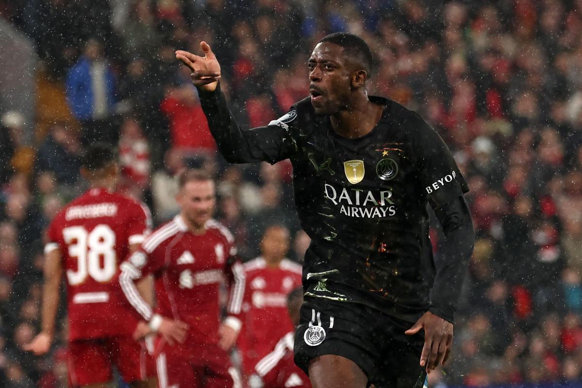 Dembélé celebra uno de sus goles contra el Liverpool.