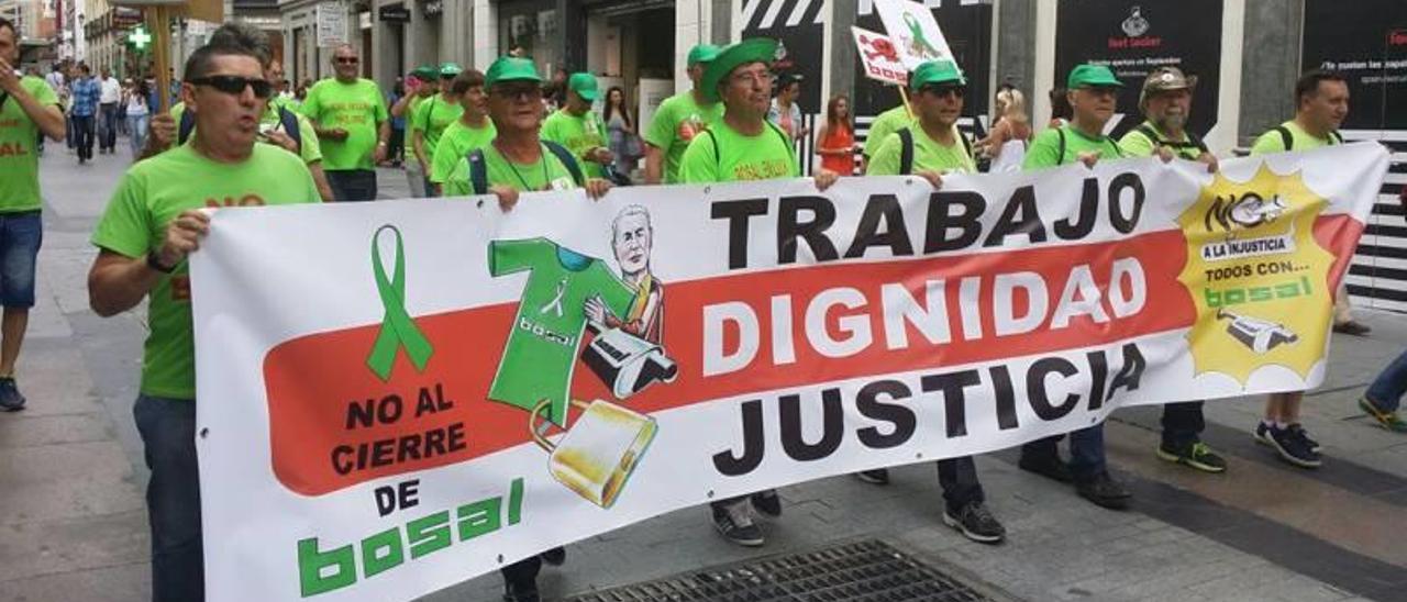 Los trabajadores de Bosal llevaron ayer su protesta a Madrid.