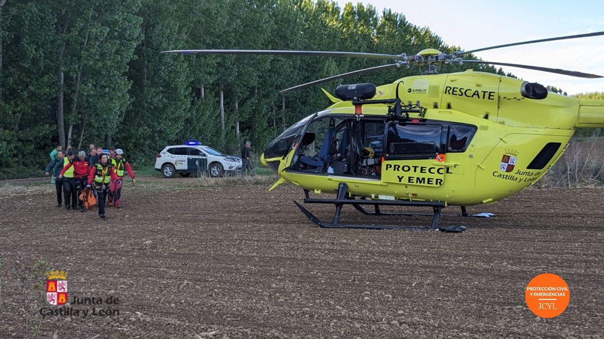 Imagen de archivo de un helicóptero de rescate, durante un opertivo.