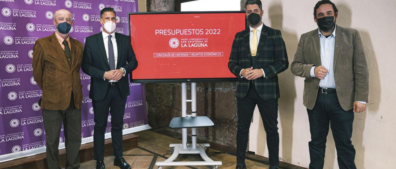 Santiago Pérez, Alejandro Marrero, Luis Yeray Gutiérrez y Rubens Ascanio, en la presentación del presupuesto.