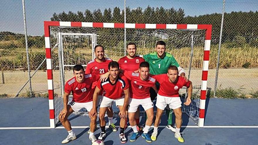 Uno de los equipos participantes en fútbol sala. | SERVICIO ESPECIAL