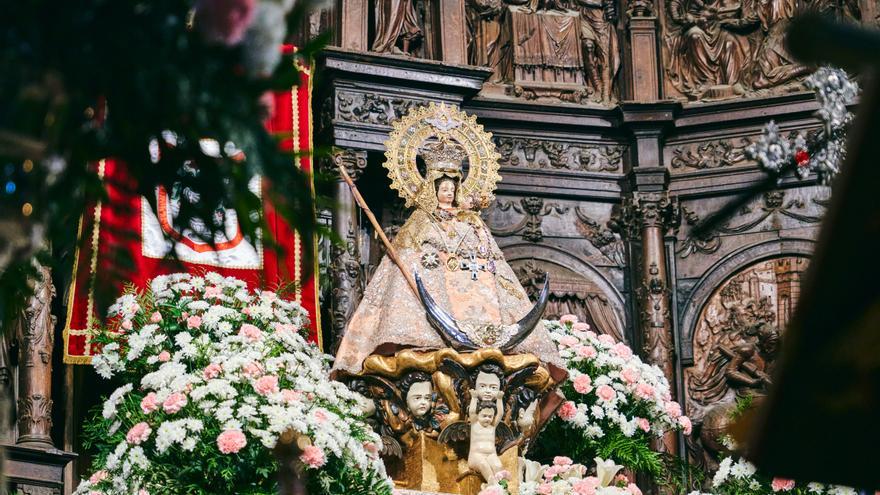 Presentación de los niños a la patrona de Cáceres