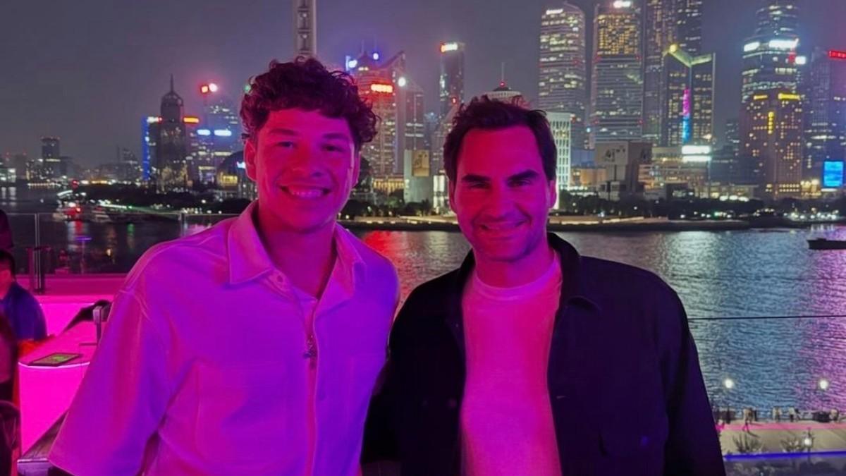 Ben Shelton, junto a Roger Federer