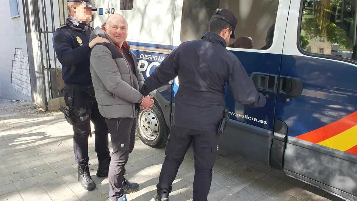 Agents de la Policia Nacional arresten l'autor de les estafes, conegut com a ‘gastrojeta’