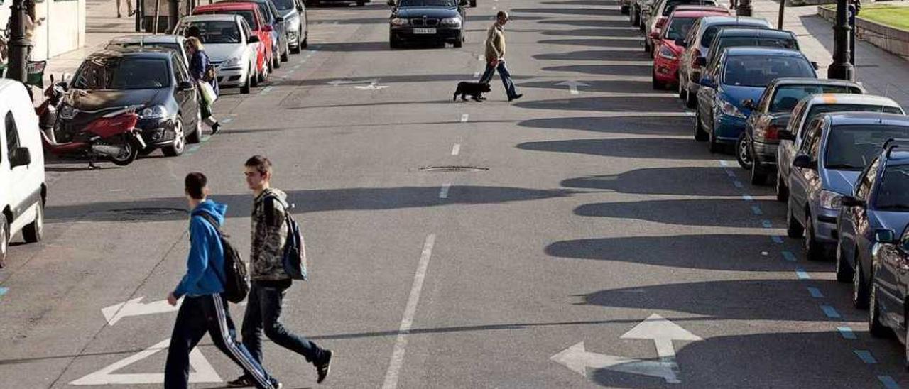Los pasos de cebra peligrosos tendrán en Oviedo frases en el suelo para  evitar atropellos - La Nueva España