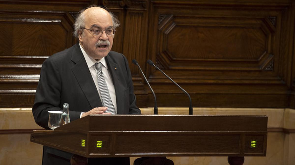 El 'conseller' de Economia, Andreu Mas-Colell, durante su intervención en el Parlament.