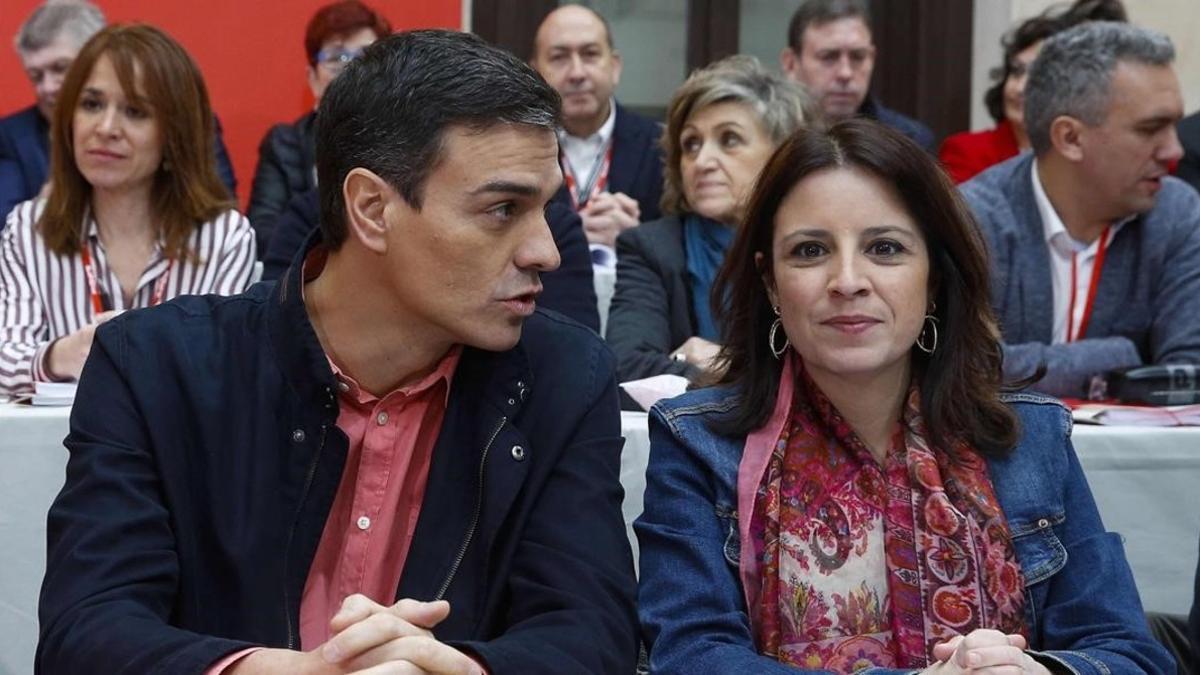 Pedro Sánchez, este sábado en Aranjuez junto a la vicesecretaria general del PSOE, Adriana Lastra.