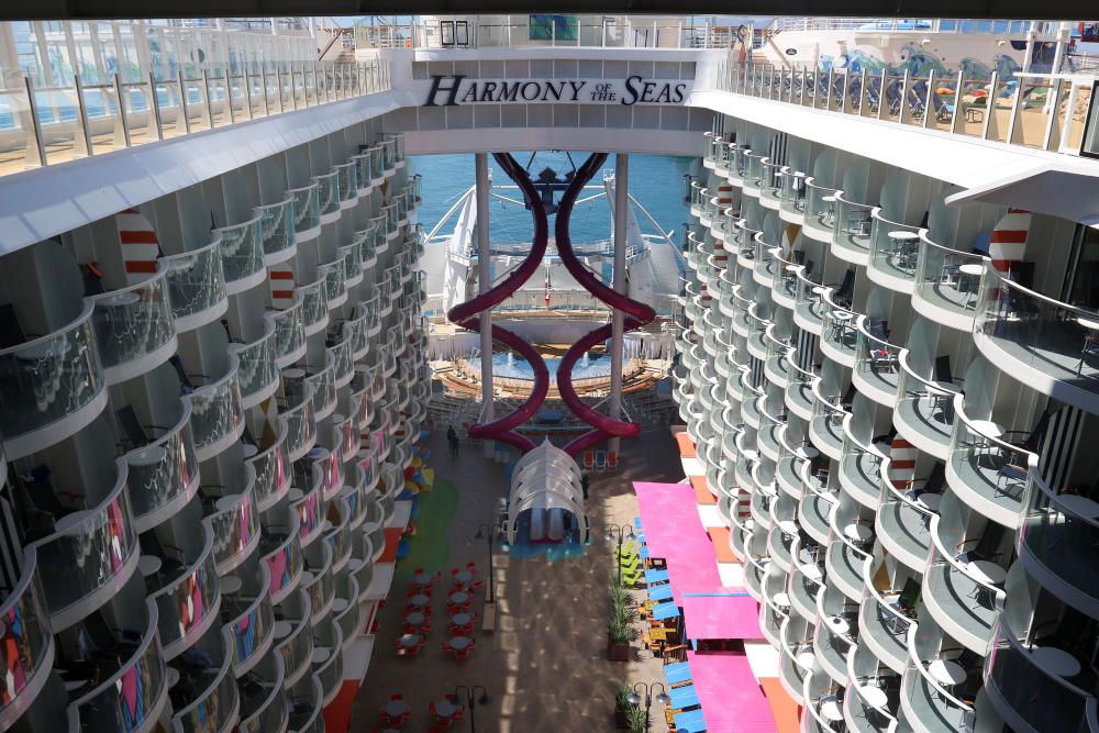 Passegem per l'interior del Harmony of the Seas, el creuer més gran del món, que aquest estiu tindrà base a Barcelona