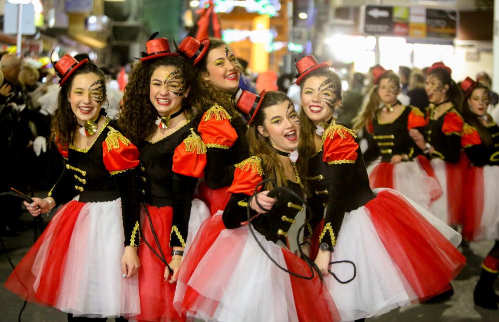 El Carnaval llena Benidorm de disfraces