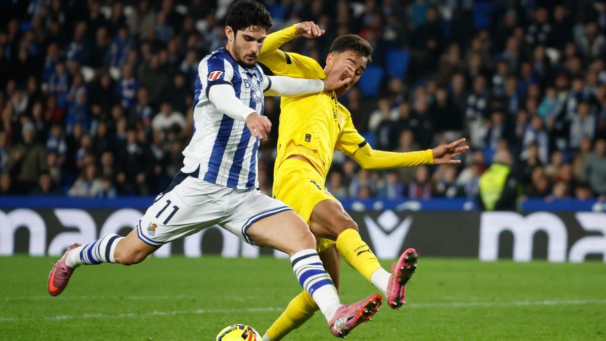 Guedes remata a gol ante la oposición de Vítor Reis