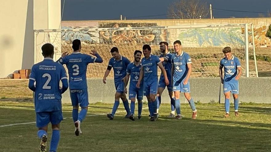 Los jugadores del CD Villaralbo celebran un gol. | CD Villaralbo