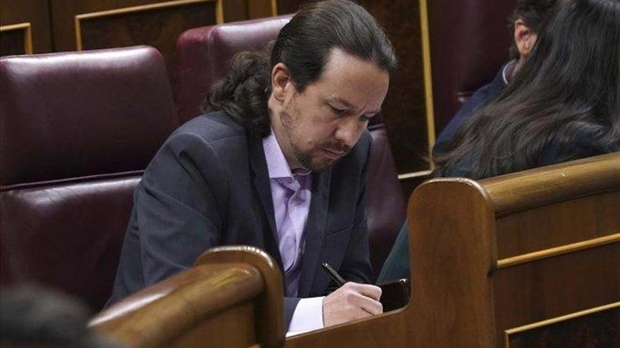 Iglesias avisa a las derechas que su defensa del Rey perjudica a la Monarquía