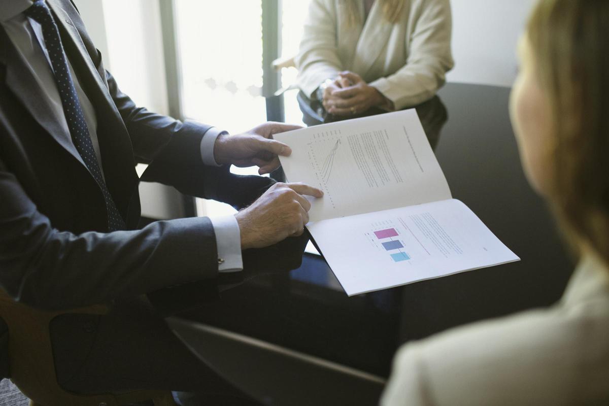 Si estás pensando en invertir en 2026, antes de decidirte por un producto, debes hacer una planificación financiera personal, mejor de la mano de una asesoría independiente.