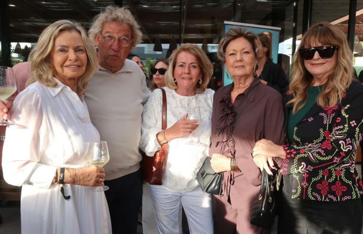 Rita Knijn, Fred y Annalies Bergwerff, Jeannette y Charo Ruiz.