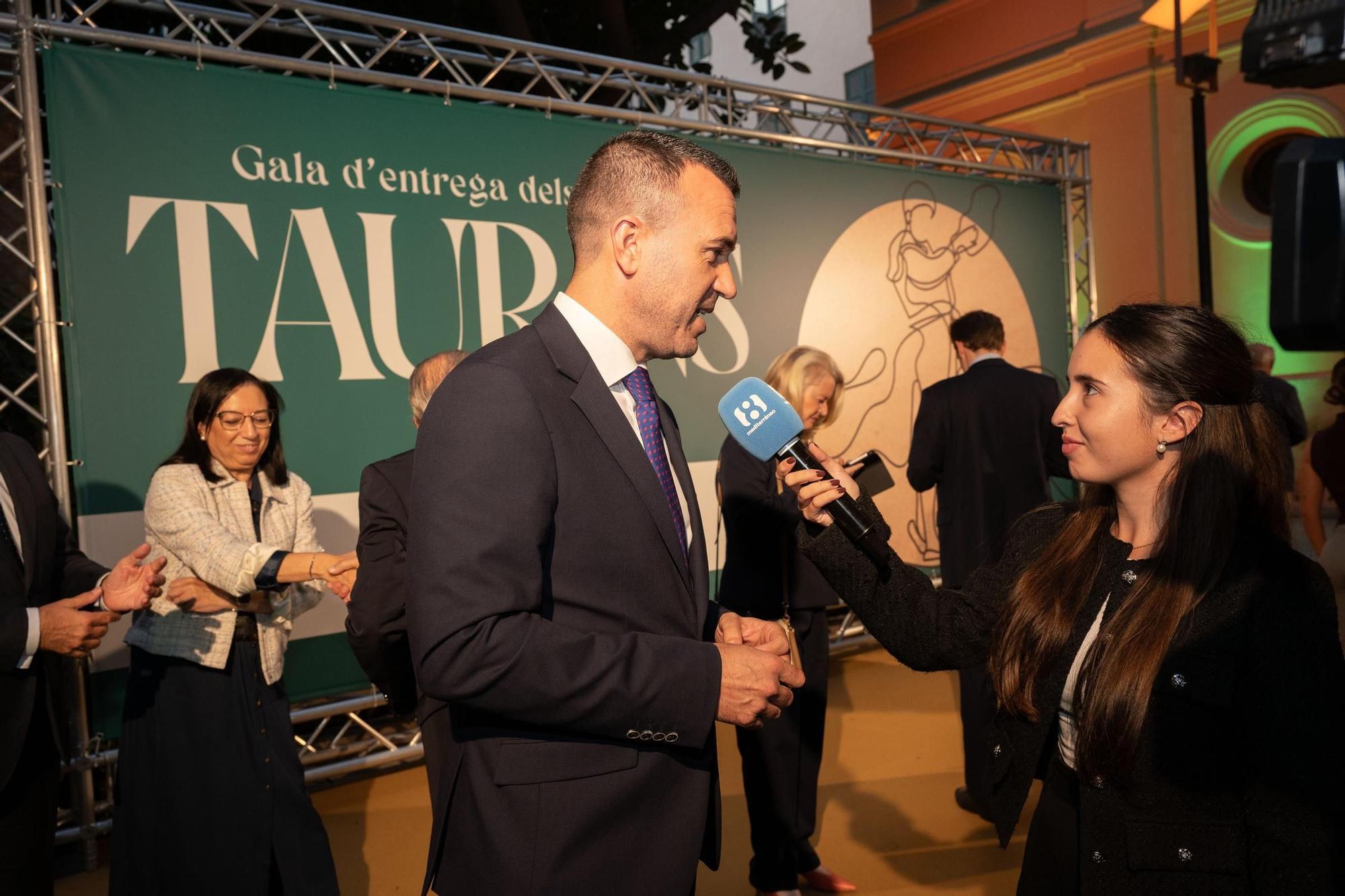 La gala de los premios taurinos de la Diputación de Valencia con Roca Rey, en imágenes