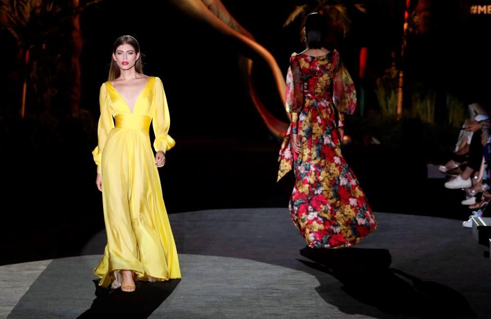 El diseñador alicantino llena de color la pasarela de la Mercedes Benz Fashion Week de Madrid