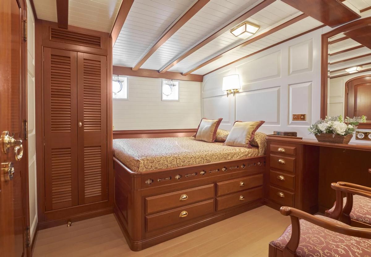 El interior de la goleta «Elena of London».
