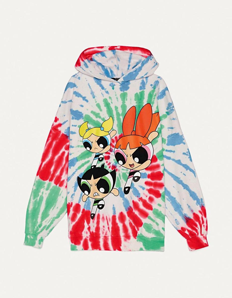 Look Gigi: Sudadera de Bershka (Precio: 29,99 euros)