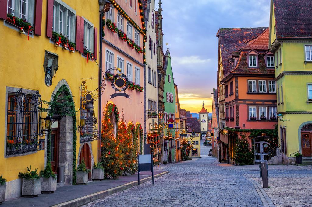 Esta ciudad está decorada con casas de colores.