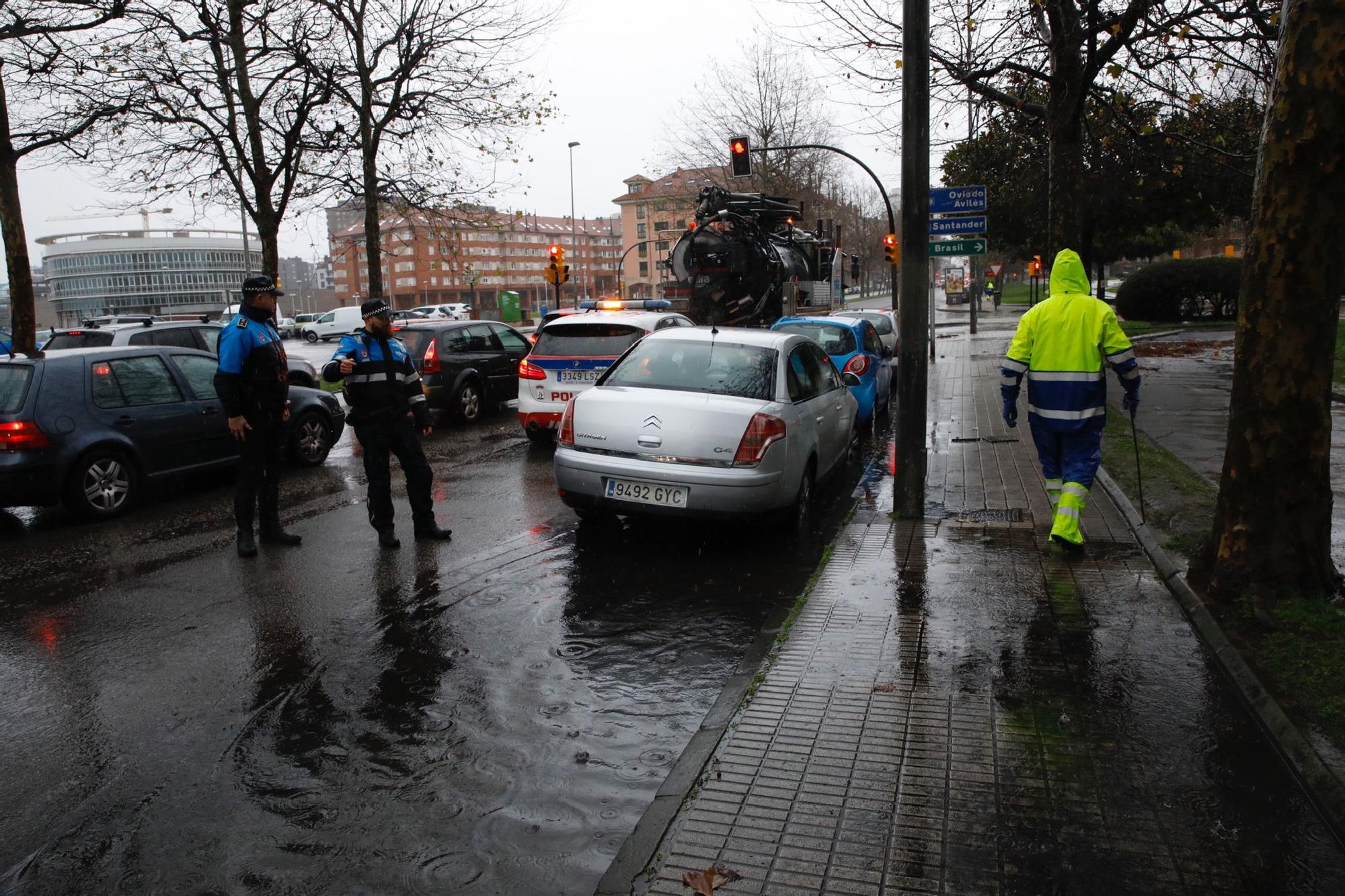 En imágenes: las consecuencias de la borrasca "Fein" en Gijón