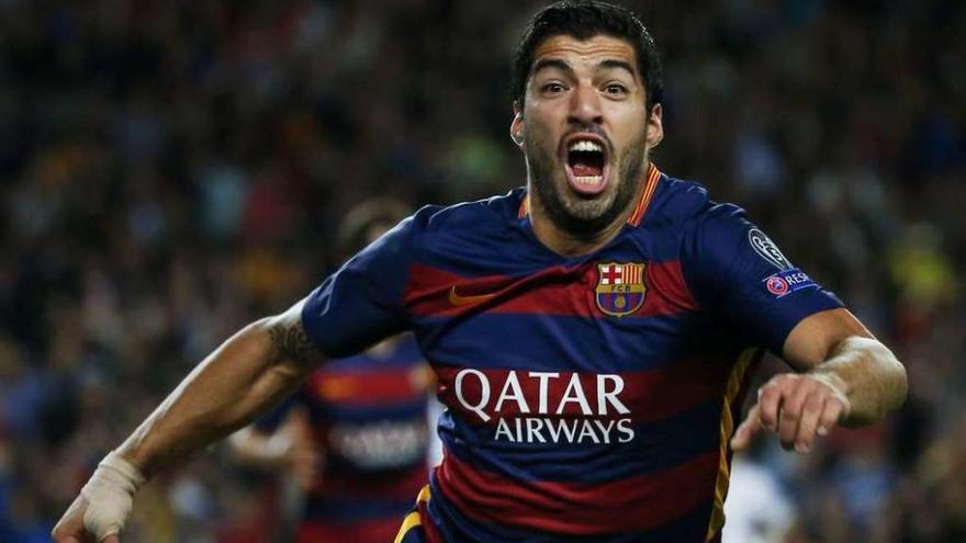 Luis Suárez celebra su gol, el segundo de su equipo.