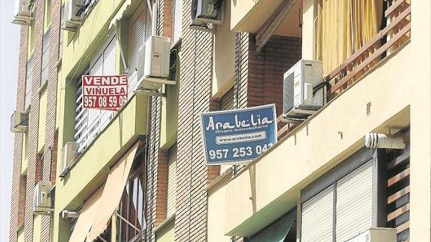 Córdoba supera la media con 10,8 meses para vender una vivienda