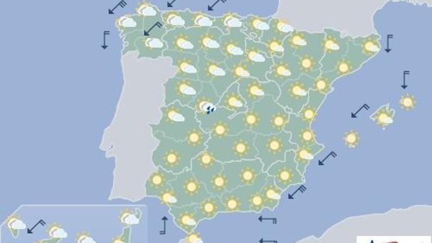 Nubes al norte y cielos despejados en el resto de Canarias