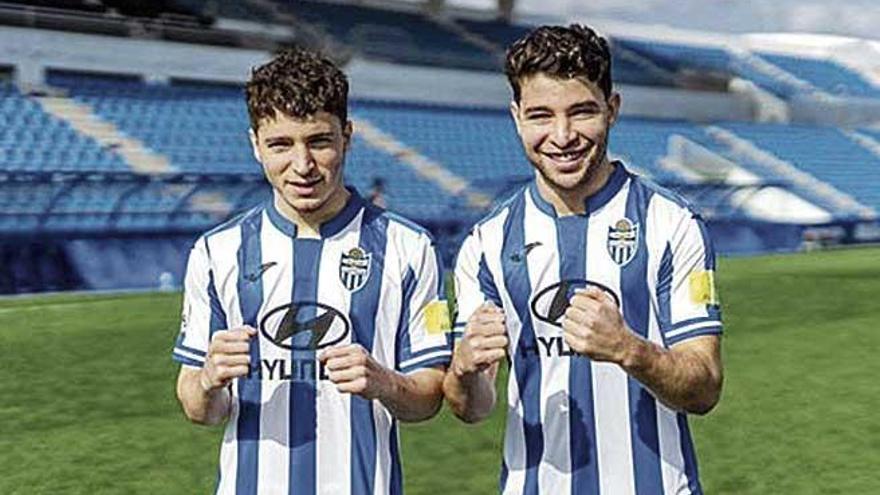 Los hermanos Armando y Samuel Sashoua, en el Estadio Balear.