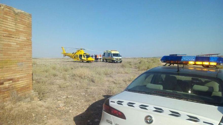 Cinco heridos al volcar un vehículo en Escatrón