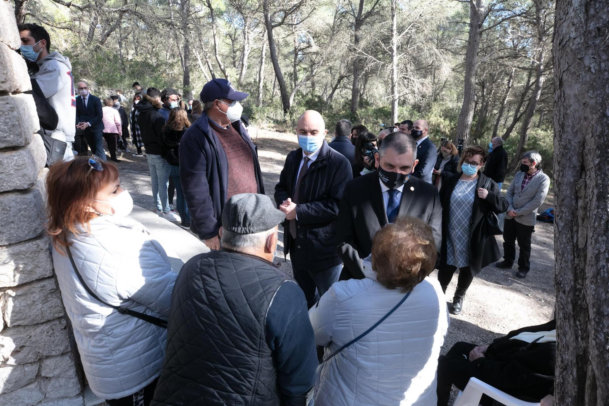 Homenaje a las víctimas del accidente aéreo de ses Roques Altes