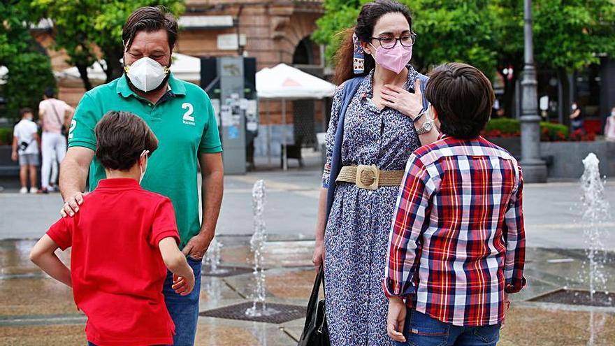 La familia de Marcos y Araceli, con un hijo biológico, tiene un miembro más.