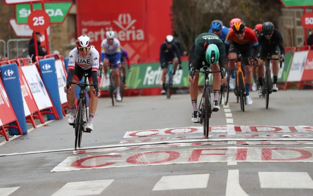 Triunfo de Philipsen en la Vuelta