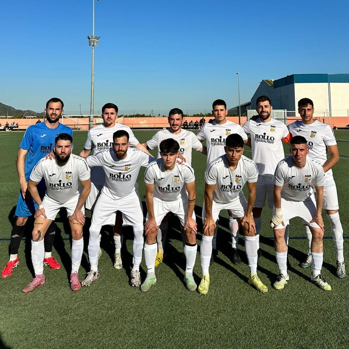 Un equipo inicial de la UE Benifairó de la Valldigna en la presente temporada