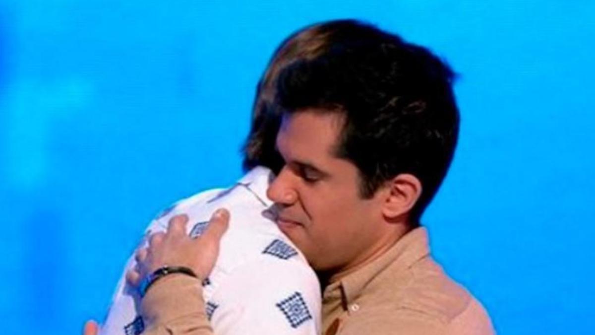 El abrazo entre Manu y Nacho Magut en 'Pasapalabra'