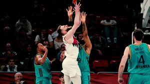 El Kosner Baskonia luchó ante el Fenerbahçe, aunque acabó cayendo