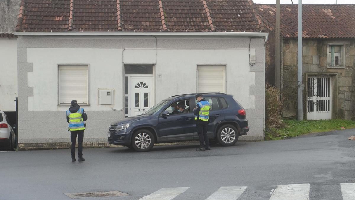 Un control de la Policía Local de Vilagarcía.