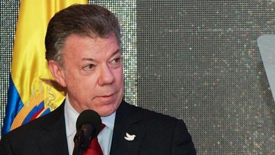 Santos reclama el desarme de las FARC