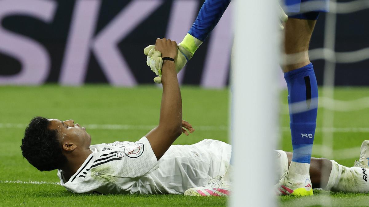 Xabi Alonso: "El reto es hacer un equipo. Sin conseguimos eso tendremos una fuerza muy potente"