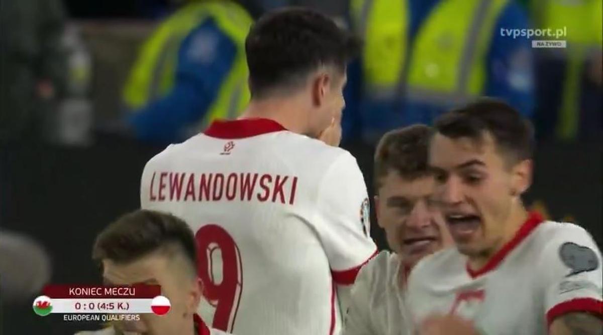 La reacción de Lewandowski al penalti fallado de gales ¡Imperdble!